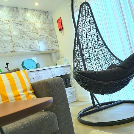 Great Studio Apartments - Netflix, Wifi, Digital Tv Sheffield Luaran gambar