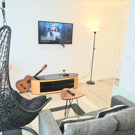 Great Studio Apartments - Netflix, Wifi, Digital Tv Sheffield Luaran gambar
