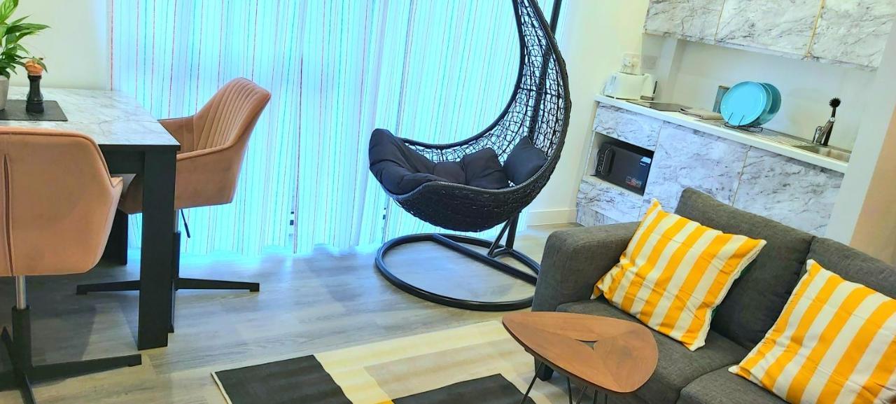 Great Studio Apartments - Netflix, Wifi, Digital Tv Sheffield Luaran gambar