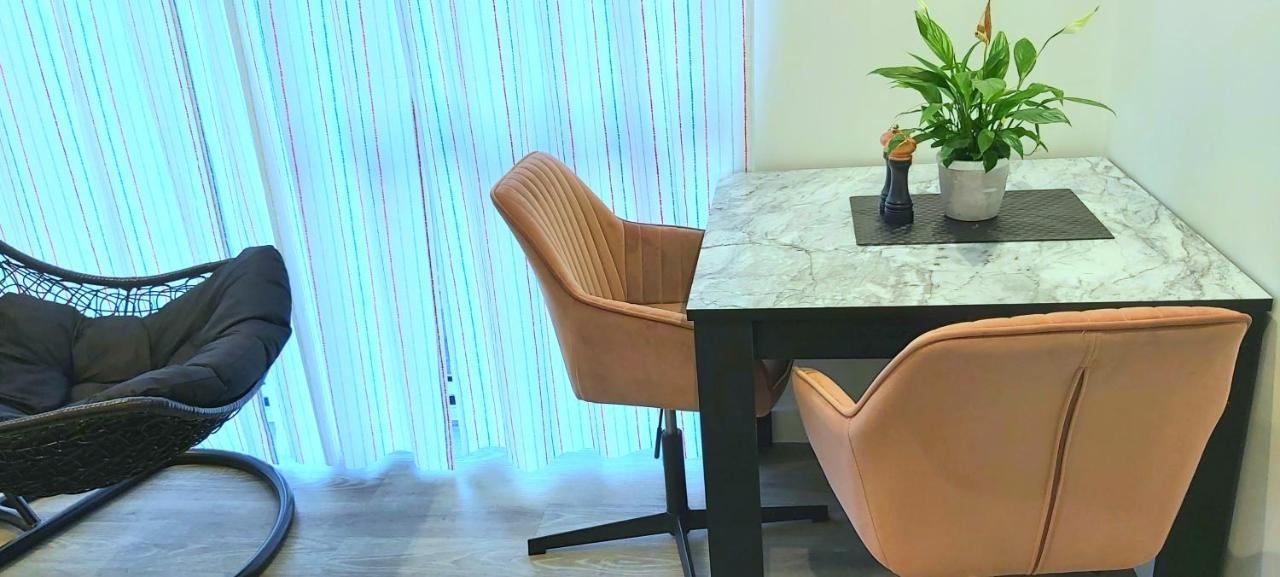 Great Studio Apartments - Netflix, Wifi, Digital Tv Sheffield Luaran gambar