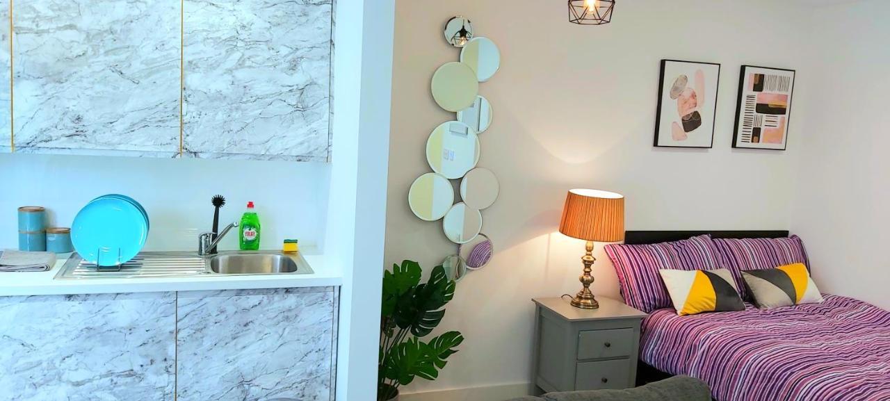 Great Studio Apartments - Netflix, Wifi, Digital Tv Sheffield Luaran gambar