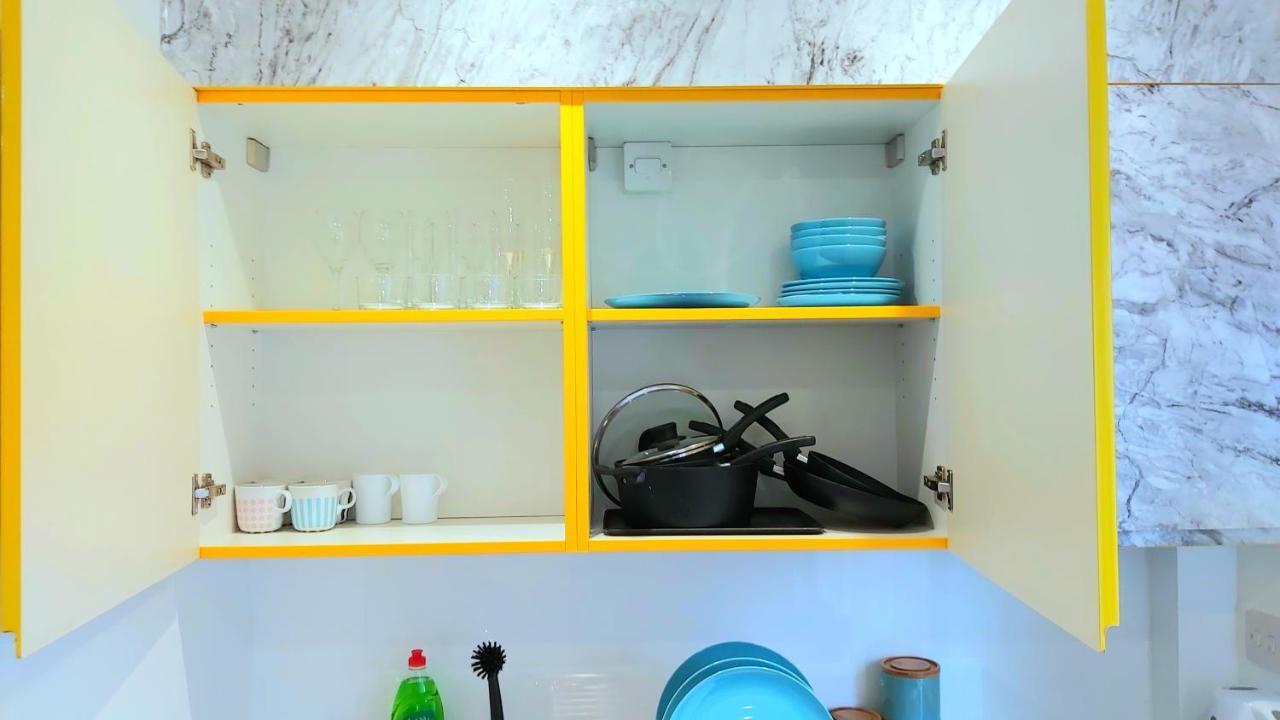 Great Studio Apartments - Netflix, Wifi, Digital Tv Sheffield Luaran gambar