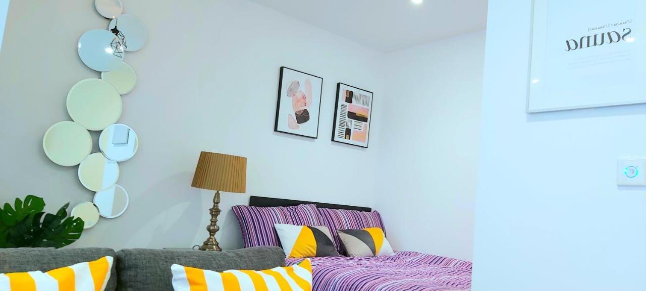 Great Studio Apartments - Netflix, Wifi, Digital Tv Sheffield Luaran gambar