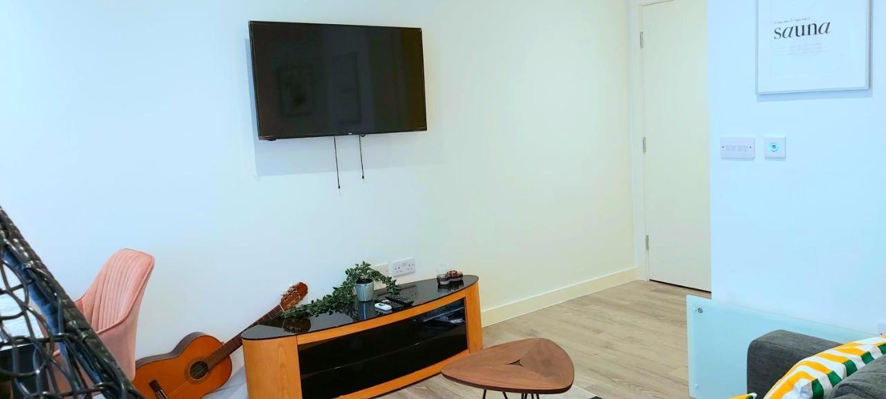 Great Studio Apartments - Netflix, Wifi, Digital Tv Sheffield Luaran gambar