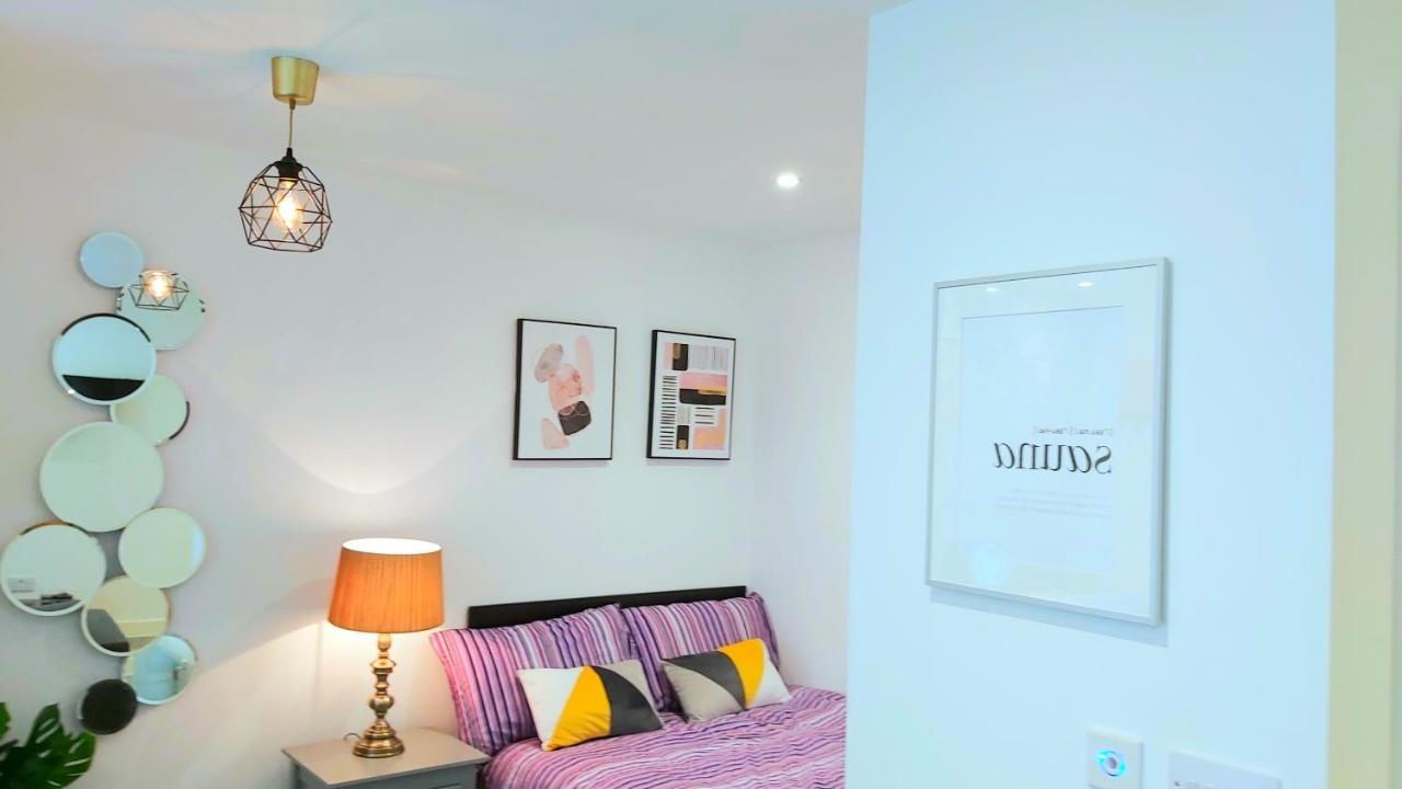 Great Studio Apartments - Netflix, Wifi, Digital Tv Sheffield Luaran gambar