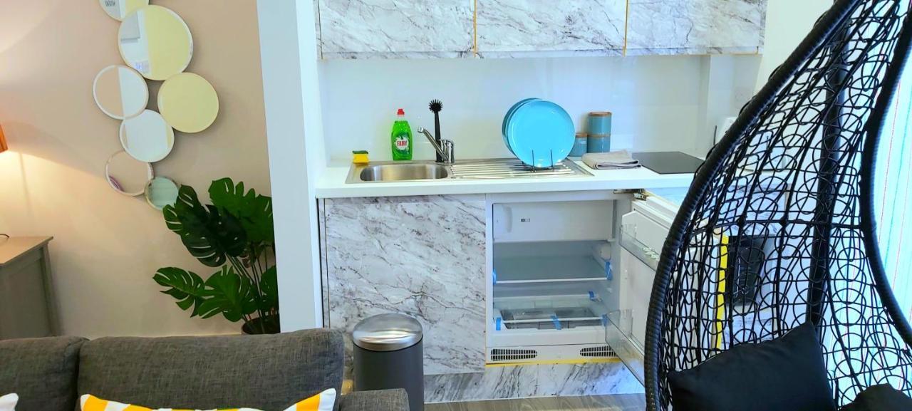 Great Studio Apartments - Netflix, Wifi, Digital Tv Sheffield Luaran gambar