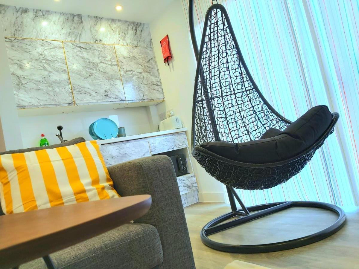 Great Studio Apartments - Netflix, Wifi, Digital Tv Sheffield Luaran gambar