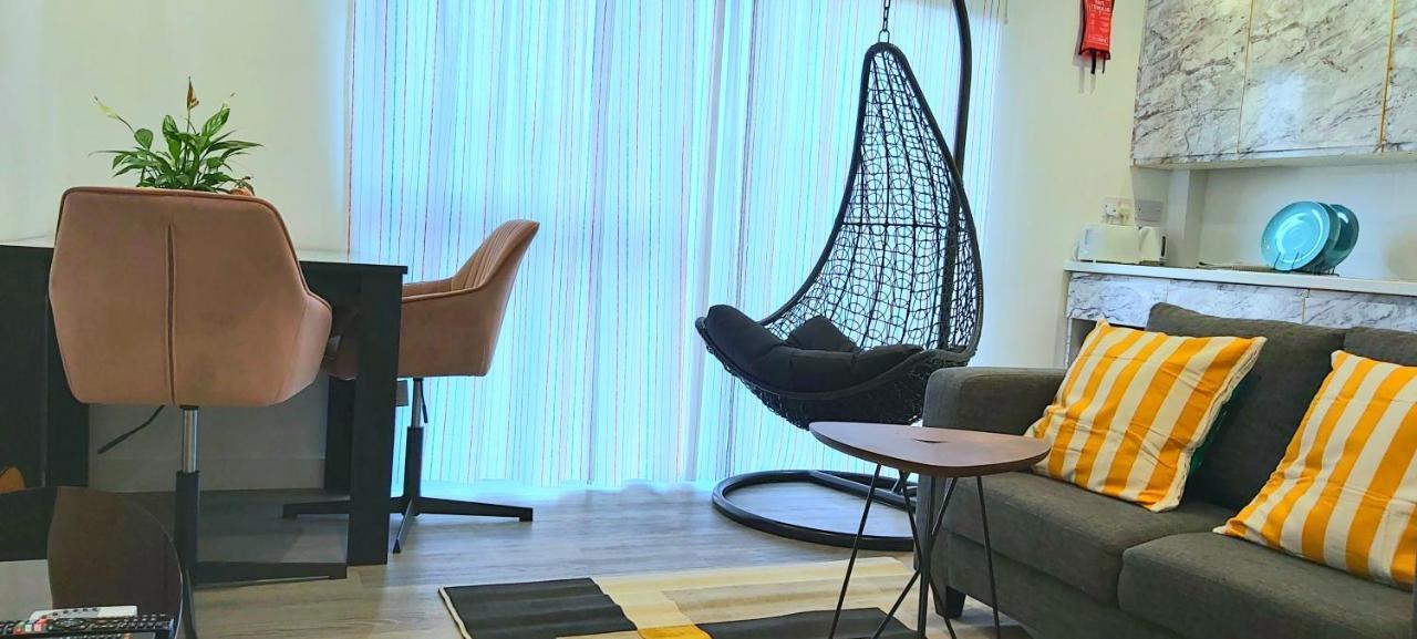 Great Studio Apartments - Netflix, Wifi, Digital Tv Sheffield Luaran gambar