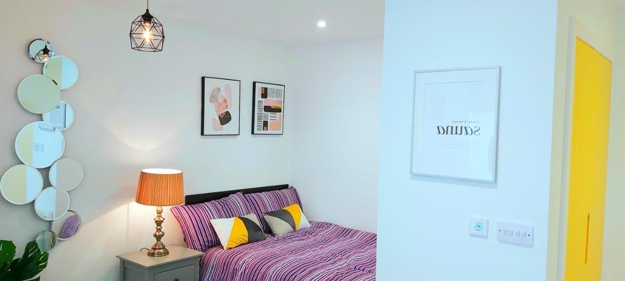 Great Studio Apartments - Netflix, Wifi, Digital Tv Sheffield Luaran gambar