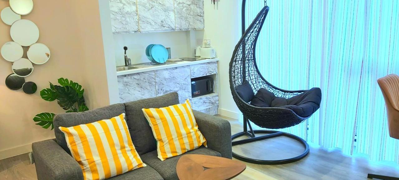 Great Studio Apartments - Netflix, Wifi, Digital Tv Sheffield Luaran gambar