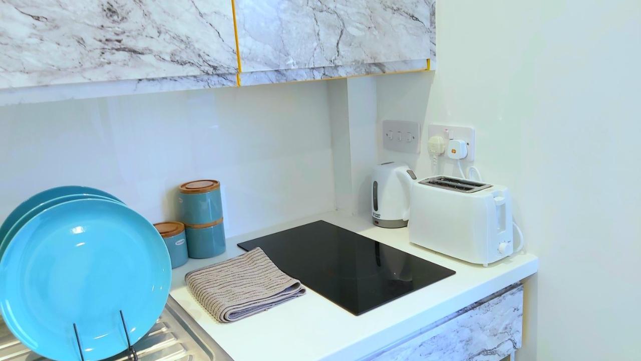 Great Studio Apartments - Netflix, Wifi, Digital Tv Sheffield Luaran gambar
